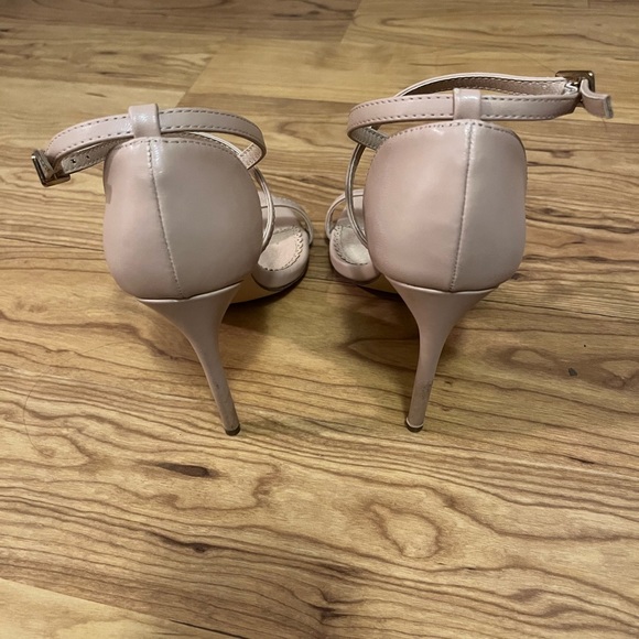 Size 6 Lulu’s Heels - Picture 3 of 4